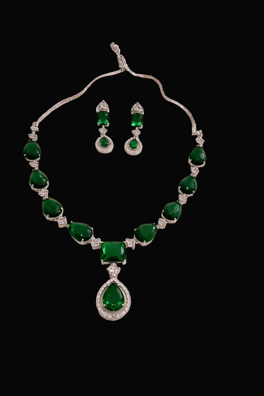 Emerald Royale AD Pendant Necklace Set