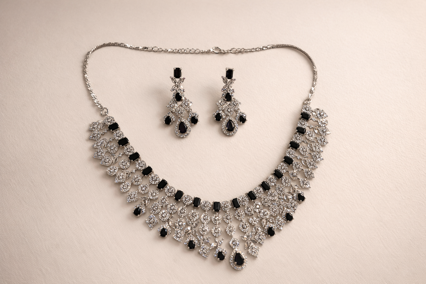 Black AD Necklace Set