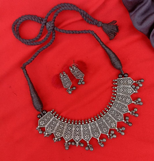 Traditional Silver Look Designer Choker Necklace Set